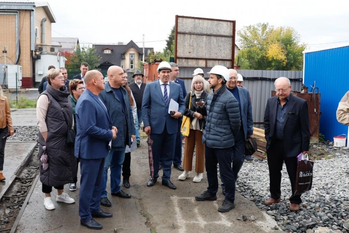 Депутаты Заксобрания НСО проверили строительство больницы и поликлиники |  АиФ Новосибирск | Дзен