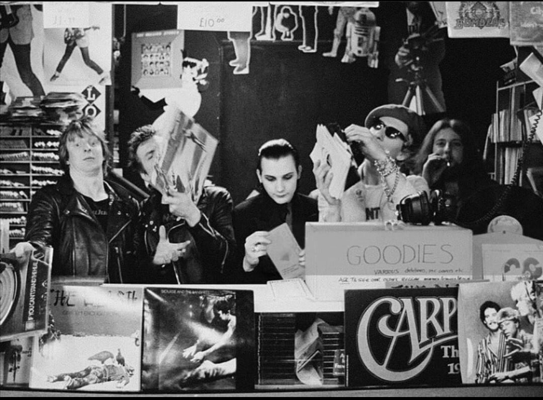 The Damned в музыкальном магазине. Скорее всего, 1979 год.