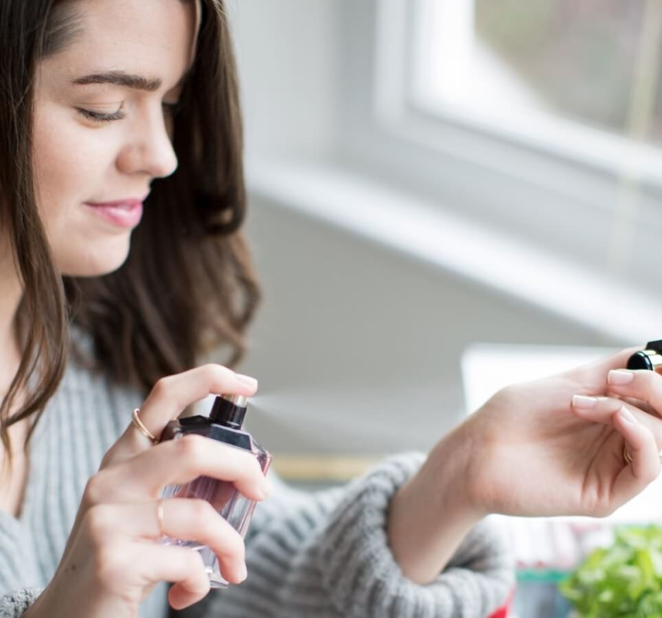 выбери нужное. How many teenagers suffer from headaches?. громкий запах. громкий звук. шум.