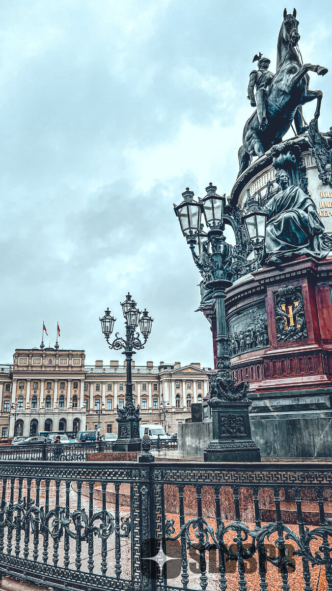 Памятник Николаю I. Фотография автора.