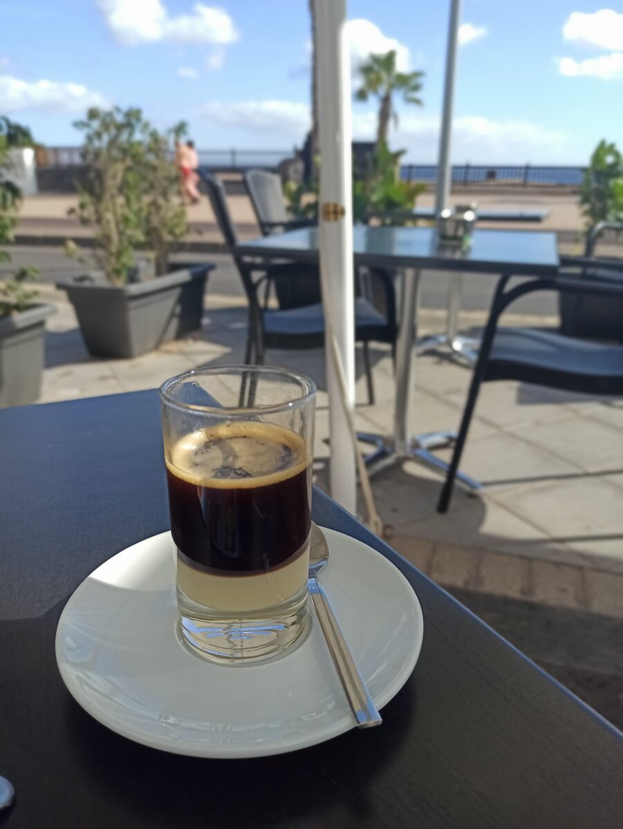 Кафе в Плайя Бланка 