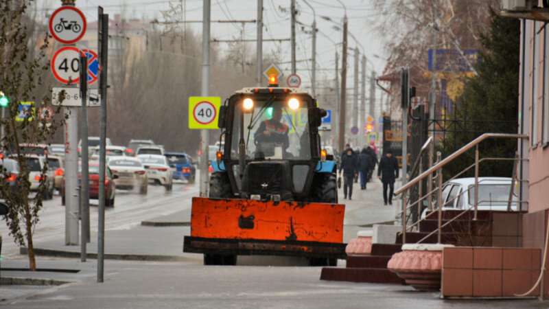     Уборка снега в Барнауле. barnaul.org