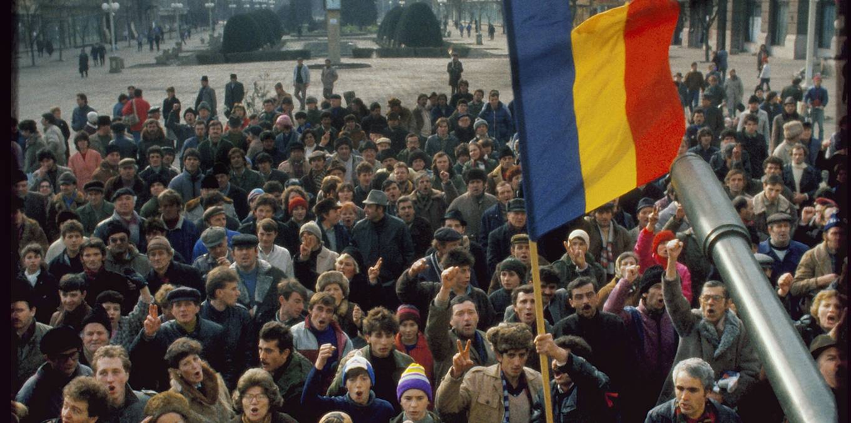 Венгрия диктатура. Свержение Чаушеску в Румынии (1989). Революция в Румынии 1989 года. Секуритате Бухарест 1989. Румыния в 1989 году.