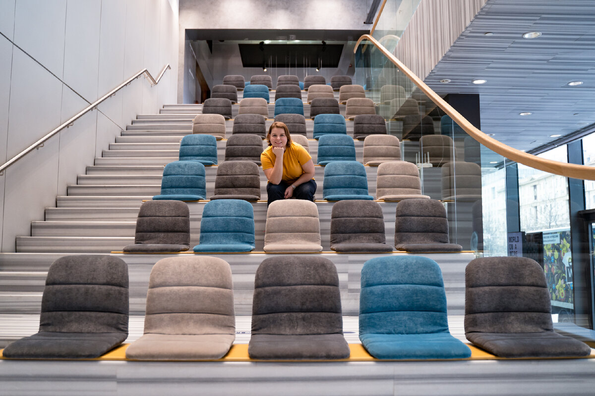 Всем привет! Меня зовут Елена Сокол и я логопед- практик. Я помогаю обычным мамам заниматься со своими детьми самостоятельно. Адепт семейного образования.Как