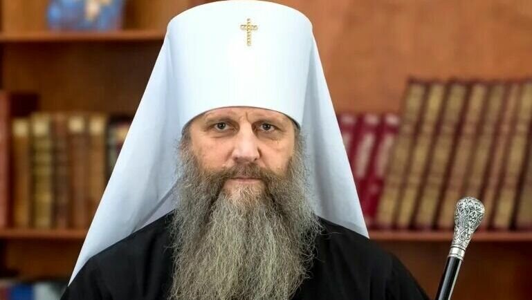     2 ноября в день памяти святого отрока Артемия Веркольского митрополит Хабаровский и Приамурский Артемий отмечает именины.