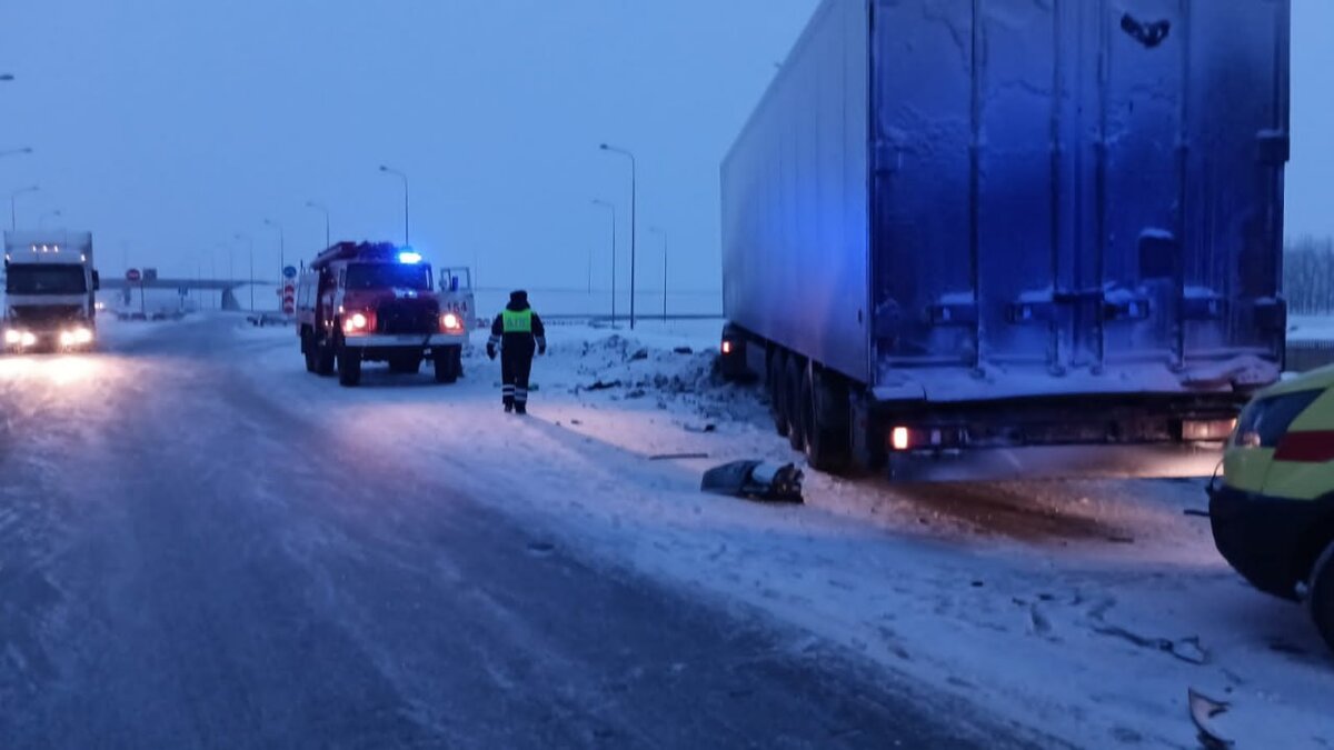 В ДТП с грузовиком на трассе М-7 «Москва-Уфа» в Татарстане погибли два  человека | Новости Татарстана | Дзен