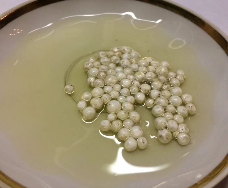 Для пущего эффекта можно замочить пенопласт в ароматизатор. 