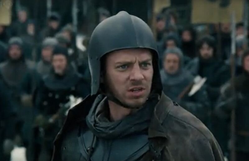 Генри Хотспур в исполнении Джо Армстронга. Кадр из фильма «Пустая корона. Генрих IV».