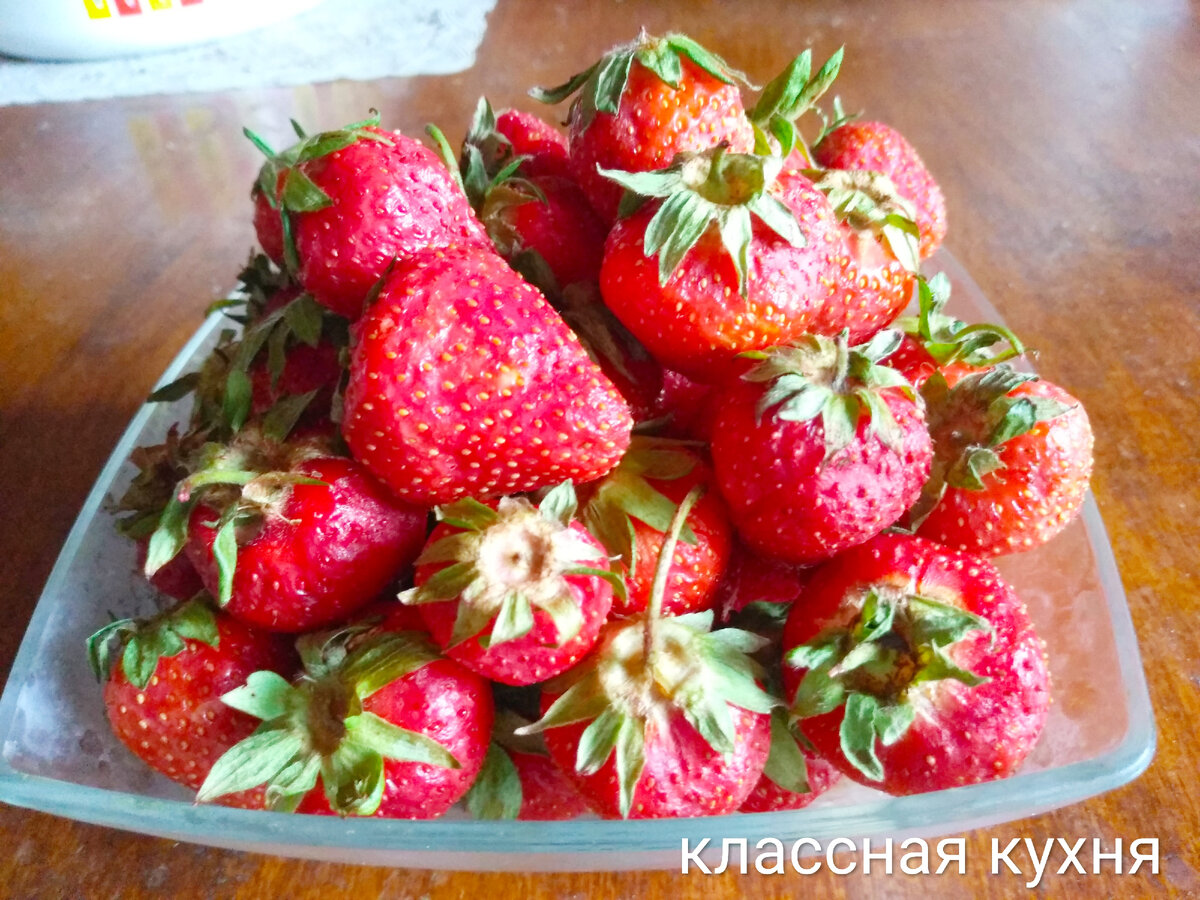 Быстрый и легкий завтрак. Клубника.