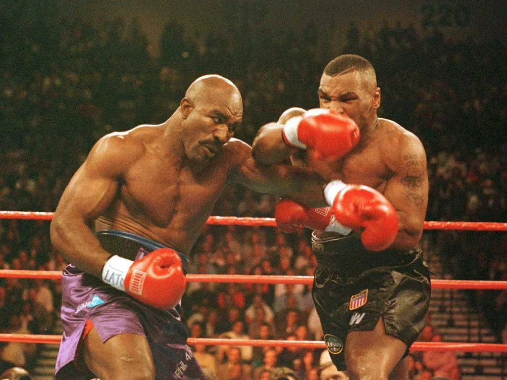 Майк Тайсон Холифилд. Эвандер Холифилд и Майк Тайсон. Mike Tyson 1996. Холифилд Эвандер Тайсон.