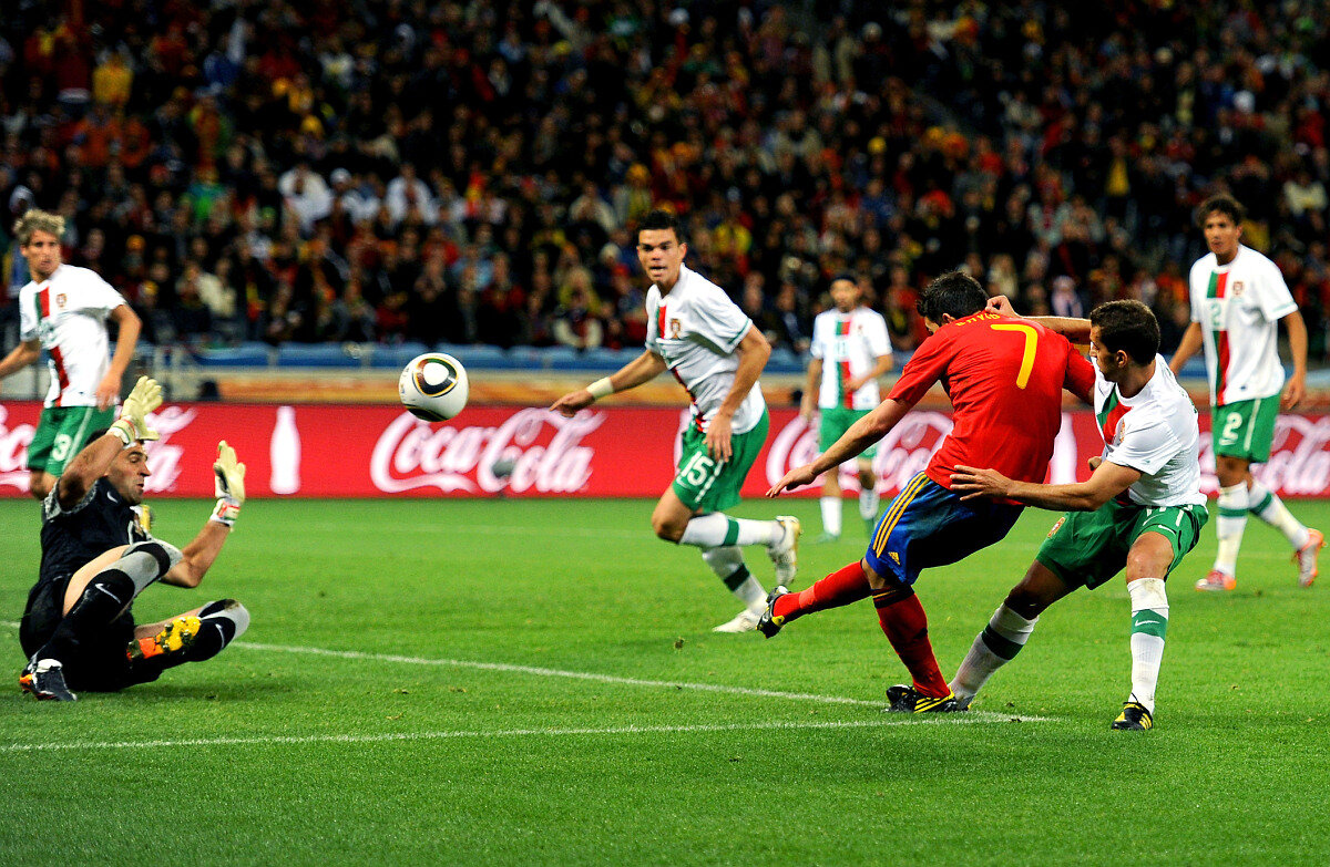Чм 2010 матчи. Португалия ЧМ 2010. Spain World Cup 2010. Футбол ЧМ 2010.