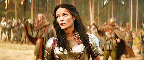 
В мифологии у Сиф золотые волосы, а Голливуд сделал её брюнеткой. Источник