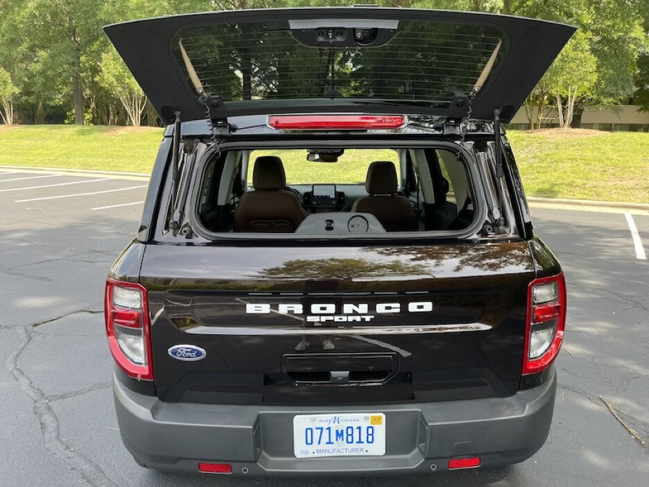 Ford Bronco Sport: как любят в Америке, заднее стекло открывается отдельно от всей двери!