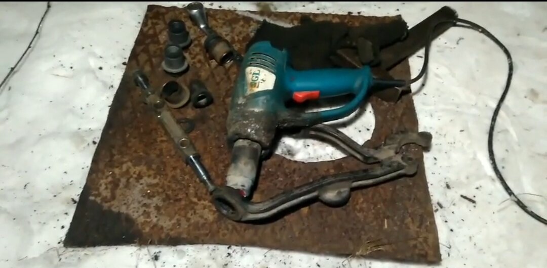 Как самостоятельно заменить сайлент блоки верхнего рычага на Ниве ...