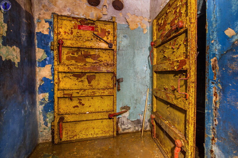 Укрытия на украине. Бункер паб новочеркасск зал. Бункер новочеркасск. Бункер паб. Заброшенный бункер увб 76.