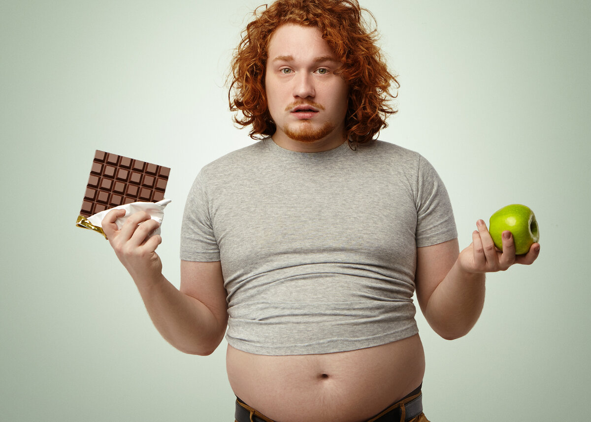 Пол может играть роль в том, как вы едите во время стресса. Некоторые исследования показывают, что женщины чаще переедали из-за стресса, в то время как мужчины.