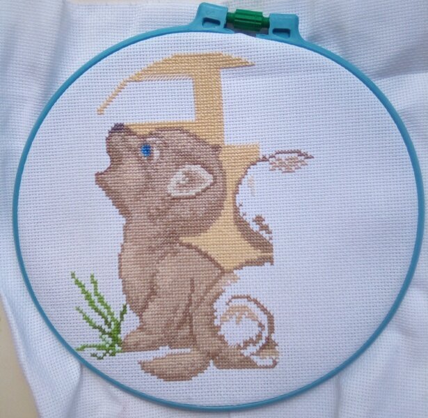 Процесс вышивки волчат до сих пор вспоминаю с нежностью