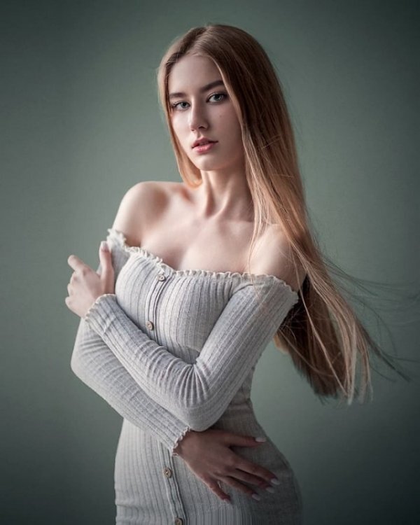 Это девушка из сети интернет взята, как образец красоты телесной.