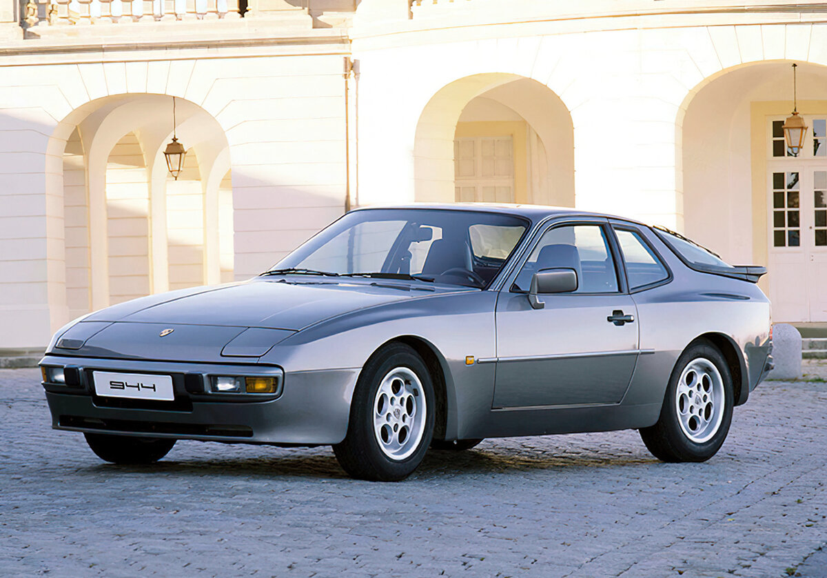 Porsche 944 1982