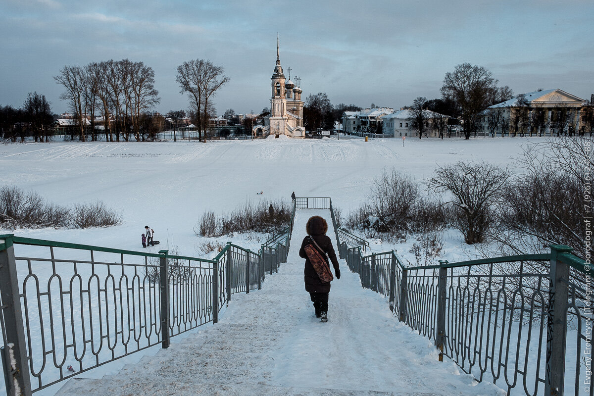 Вид на Сретенскую церковь