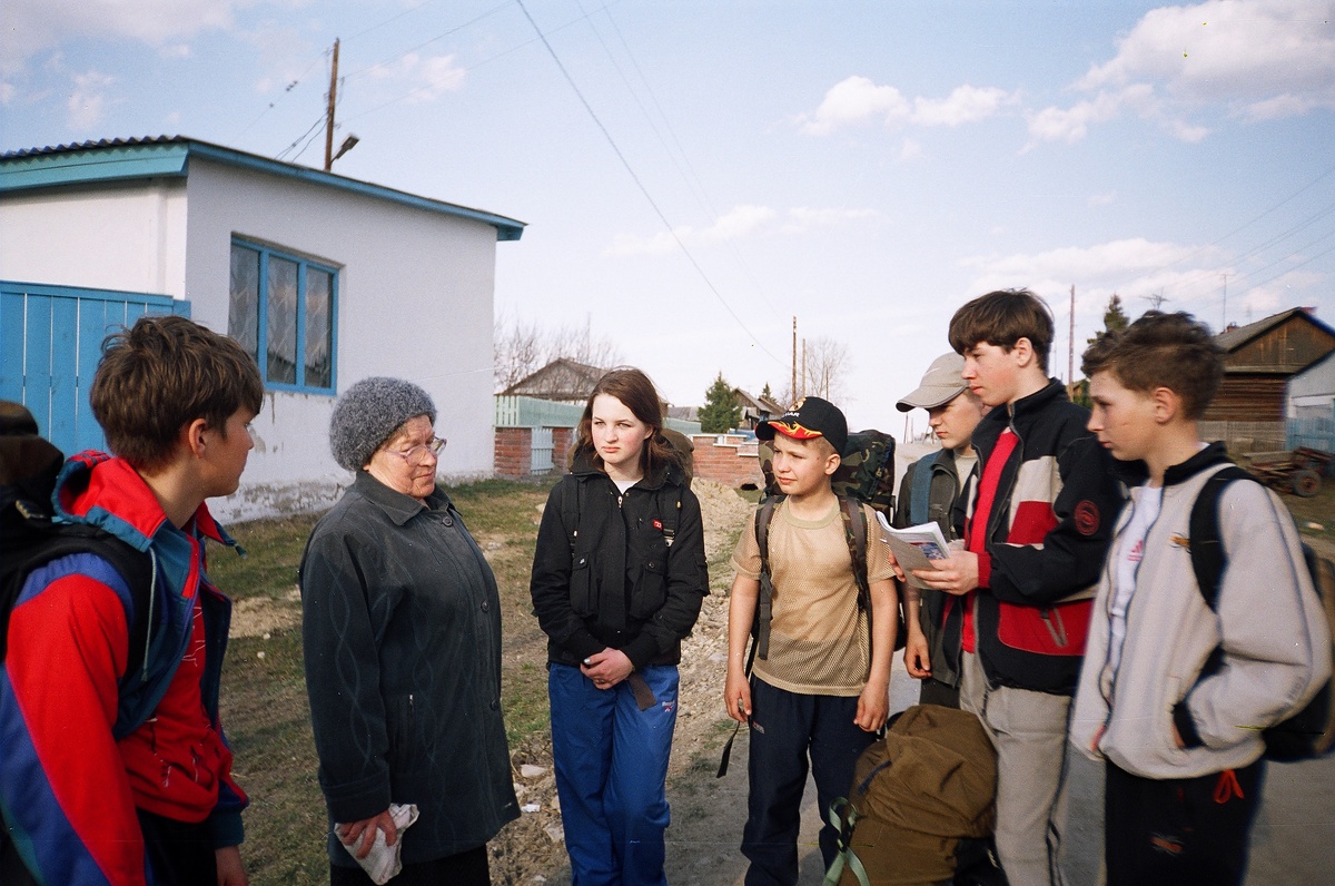 В центре Настя Юрина.