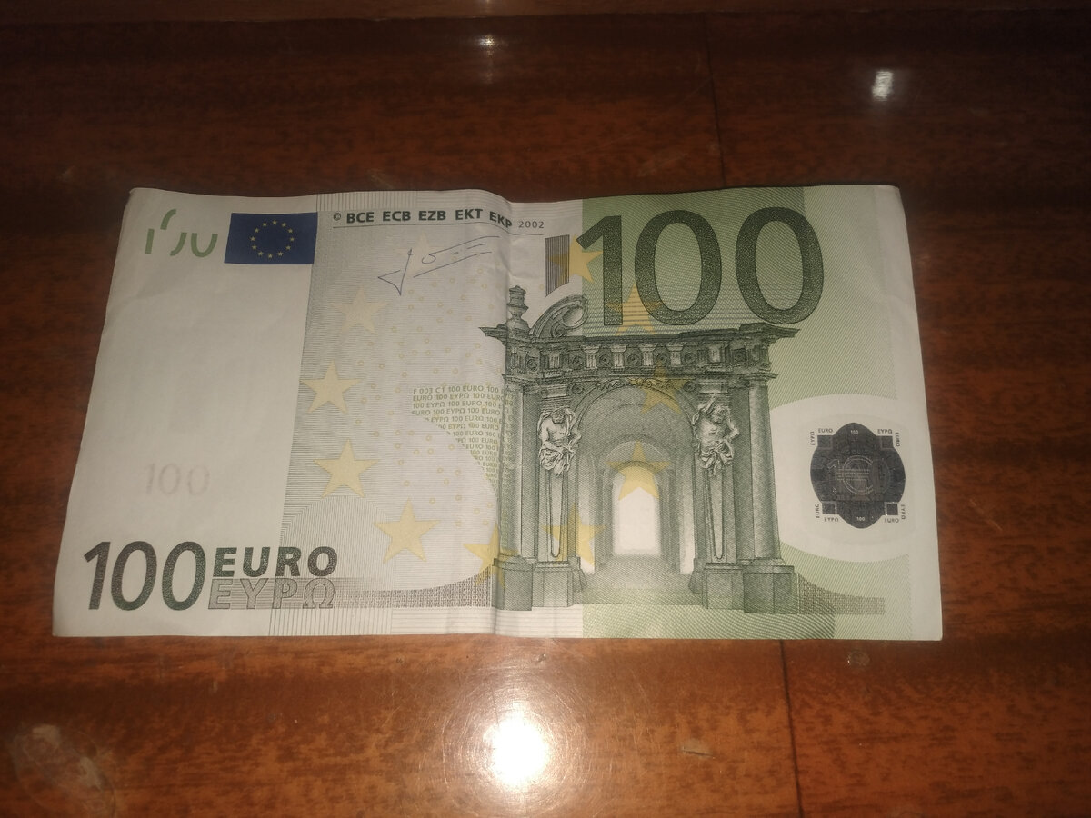 100€ 