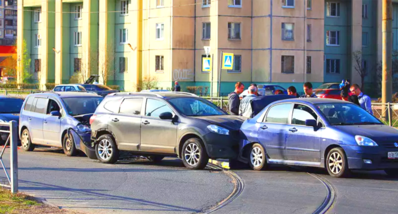 Массовое ДТП. Причина: не соответствие дистанции режиму движения 