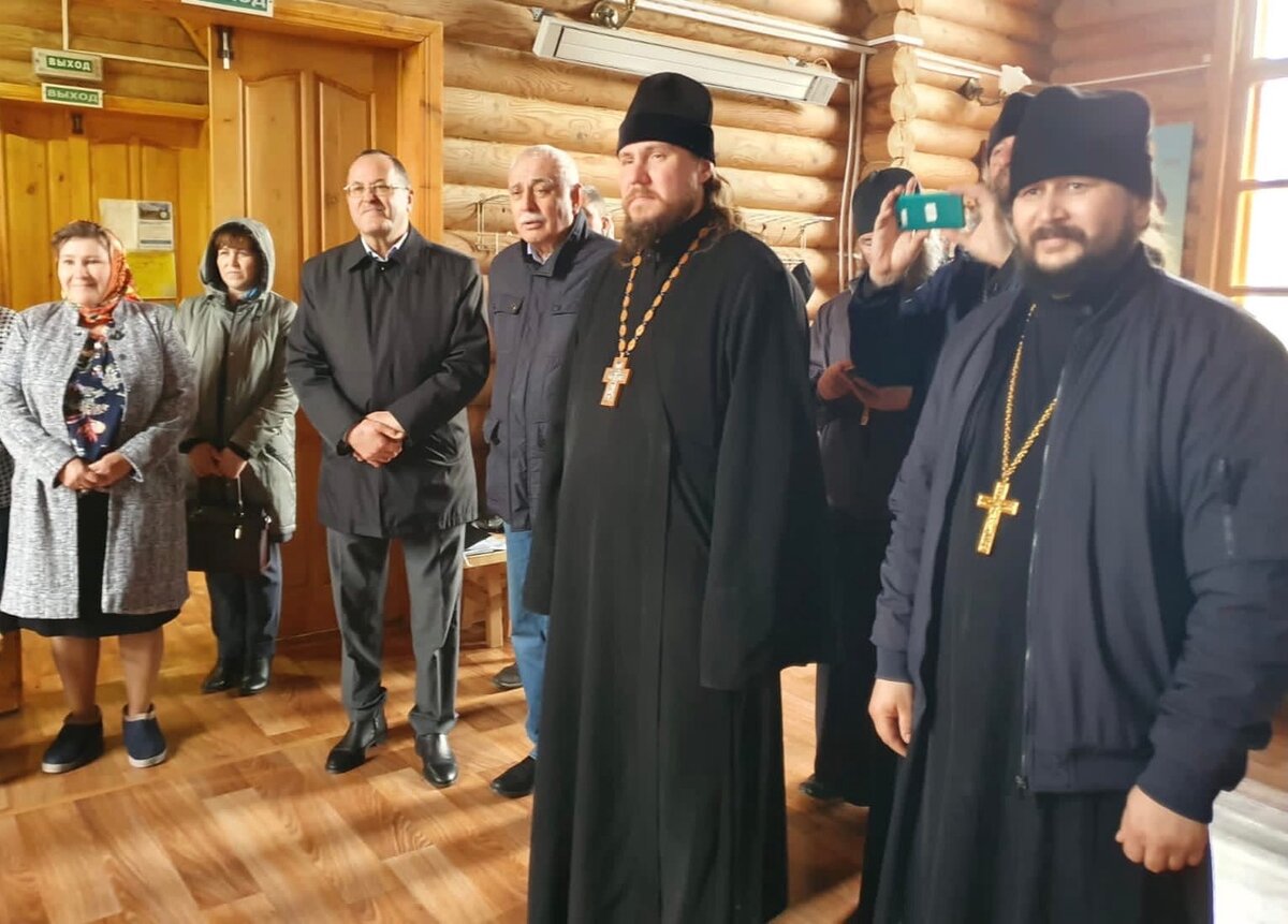 Кунаклар чиркәүдә.