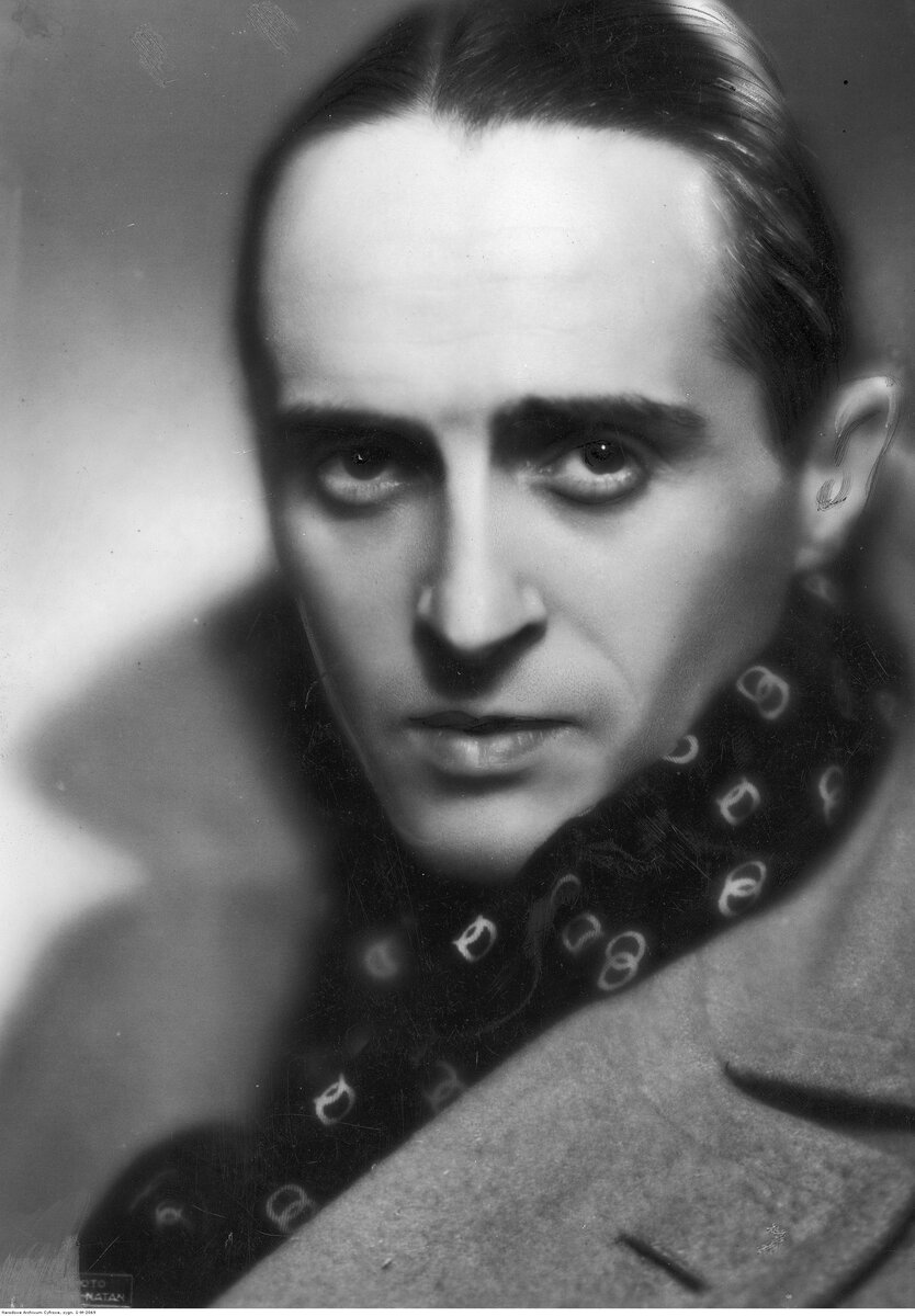 Рене Клер, член Французской академии, его именем названа кинопремия Французской академии