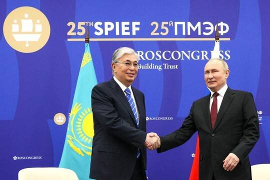    В Кремле прокомментировали слухи о присоединении Казахстана к антироссийским санкциям