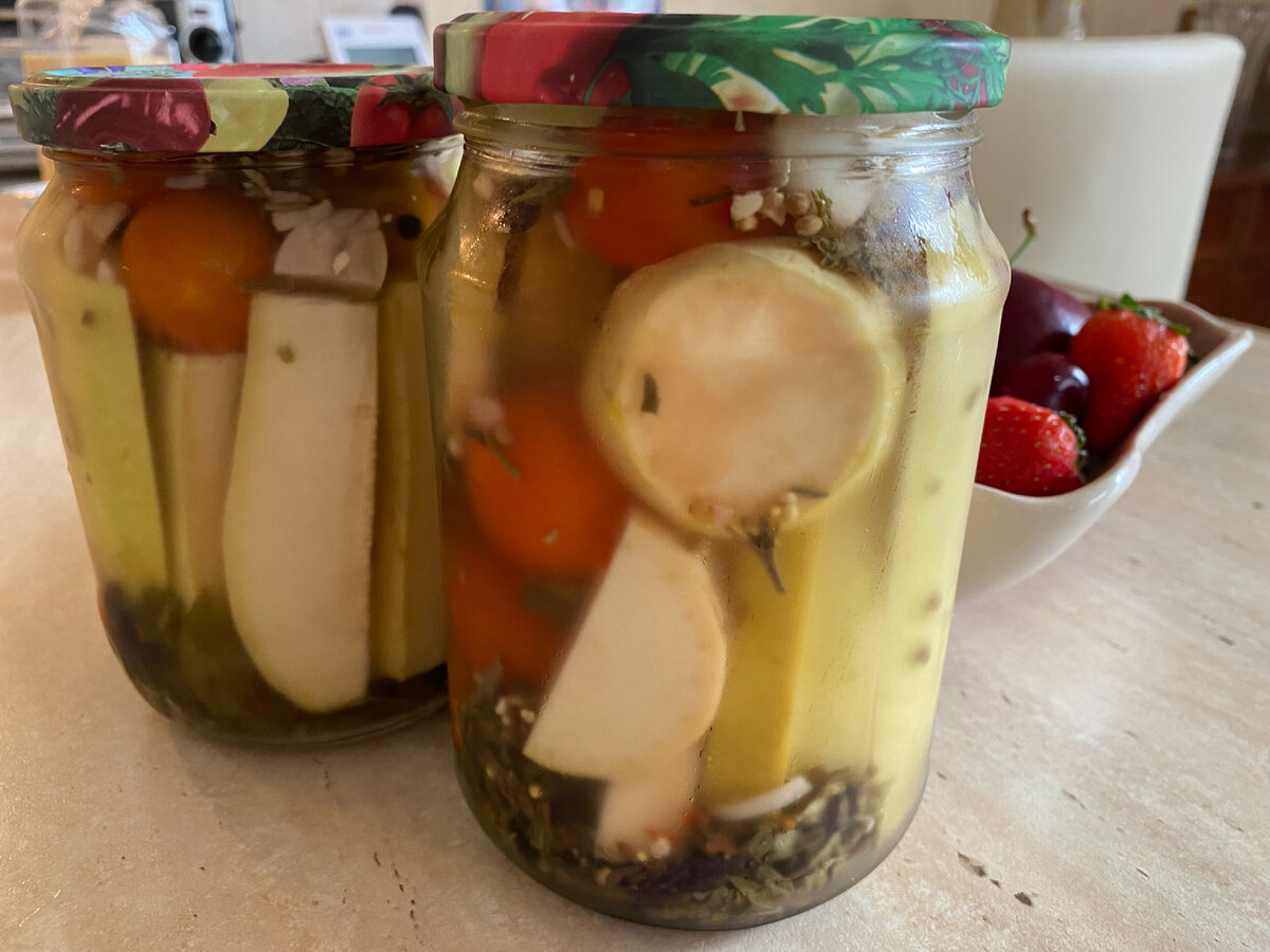 Маринованные кабачки на зиму в банках хрустящие без стерилизации