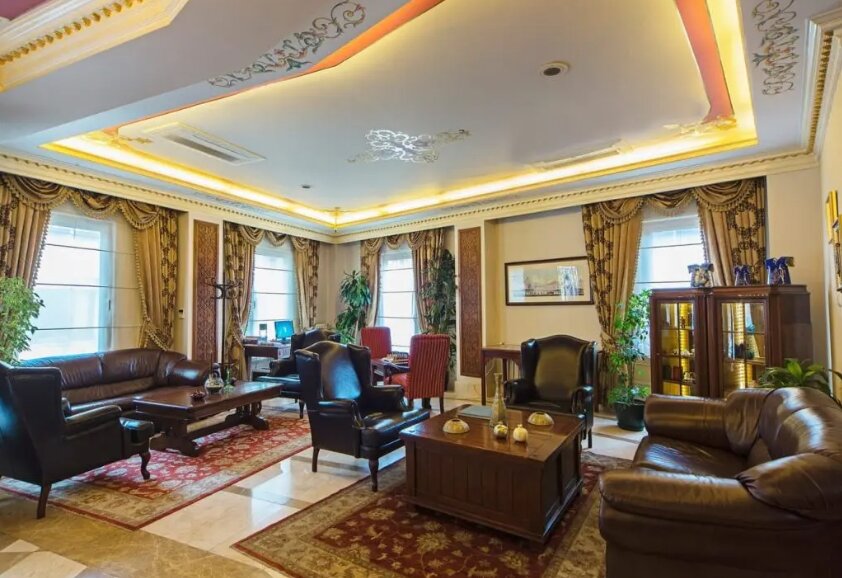 Acra Lodge