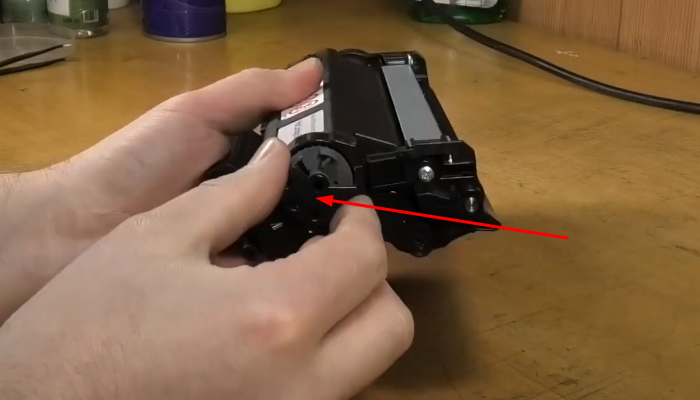 Фото 10. Сняли крышку с флажком