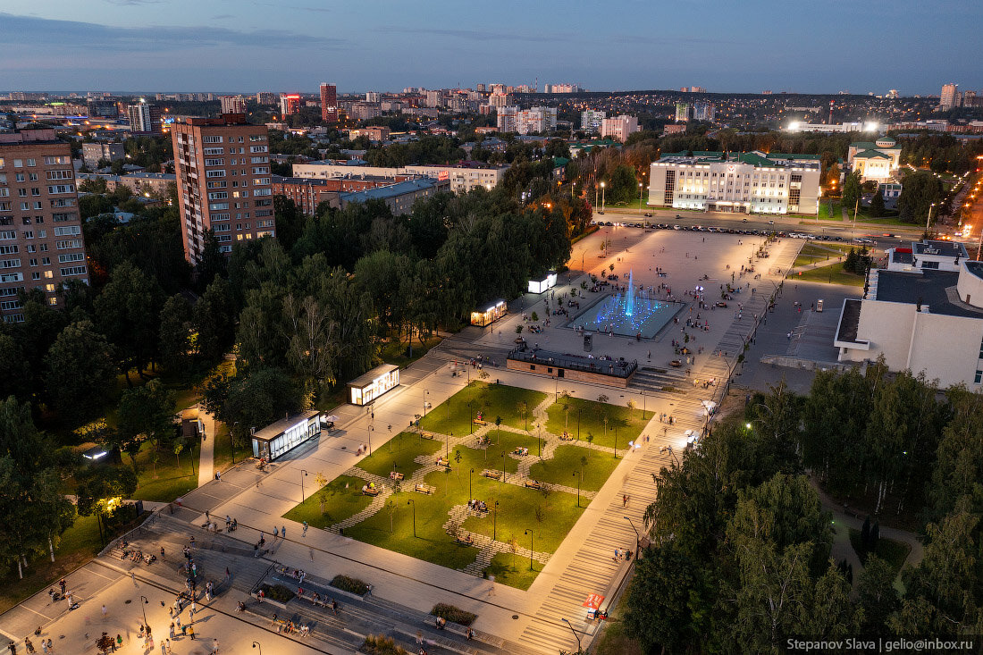 Ижевск с высоты - столица Удмуртии. Центральная площадь Ижевск. Центральная площадь Ижевск раньше. Советская 13 Ижевск.