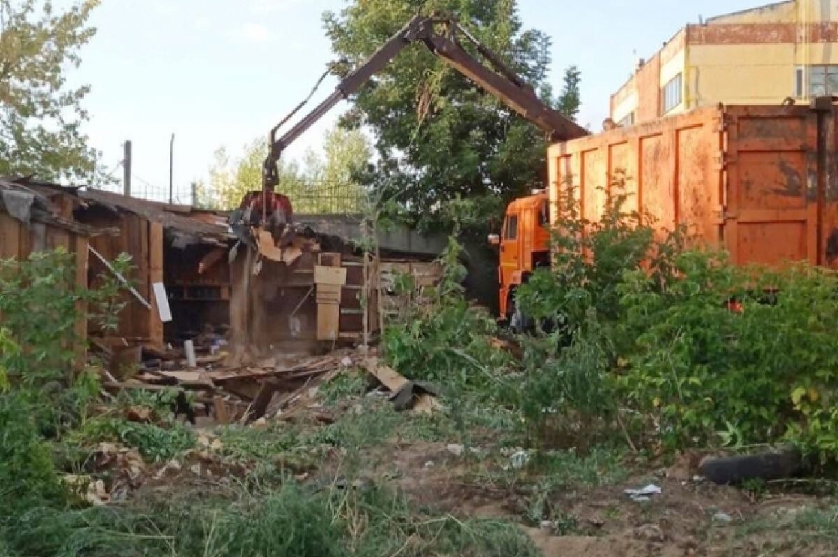    На трёх улицах Автозаводского района снесут опасные сараи