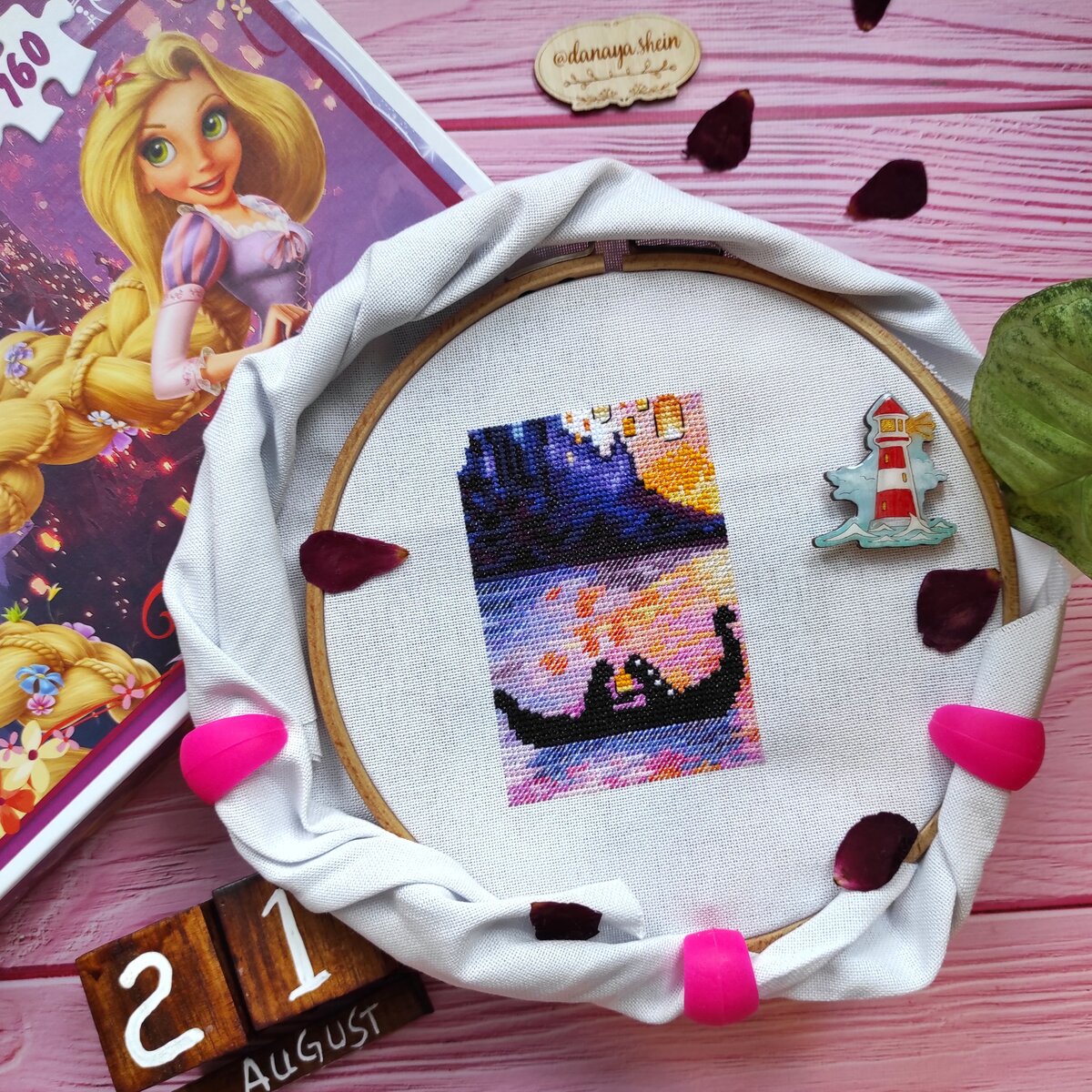 Danaya Shein. Отшив первого листа схемы Добавьте описание
