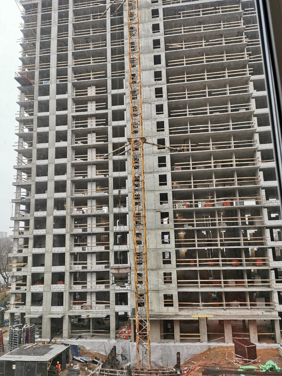 Вид на строящийся ЖК Аквилон Beside из ЖК Sreda