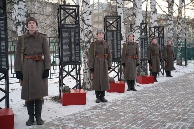    Аллея памяти в честь бойцов 96-й Гвардейской Иловайской стрелковой дивизии. Томск Администрация Томской области