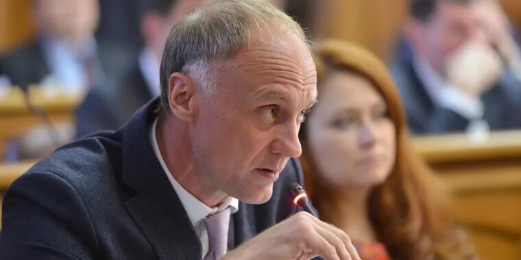 Ушедший добровольцем депутат пожаловался на дорогую амуницию. Россияне прокомментировали