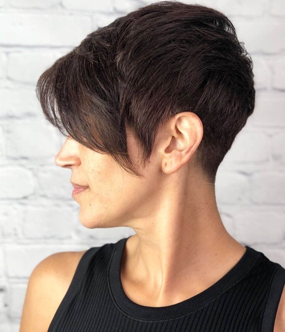 Стрижка пикси, которую стоит попробовать дамам за 40 | Сам Себе ...
