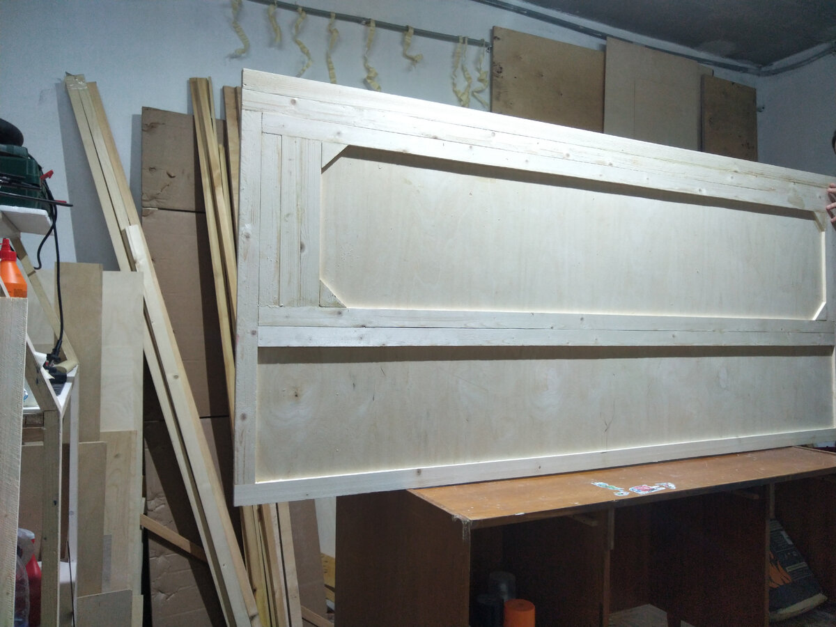 по низу двери закладные на высоту поддона