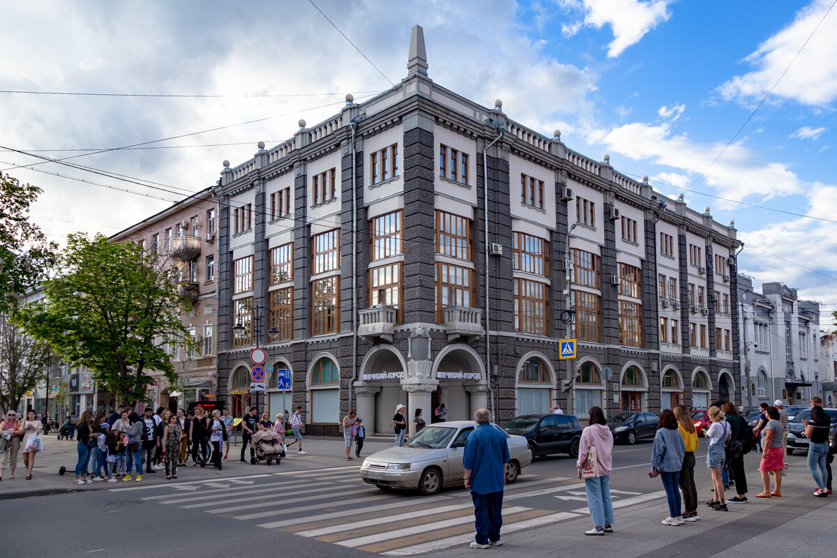 Исторические здания саратова фото с описанием