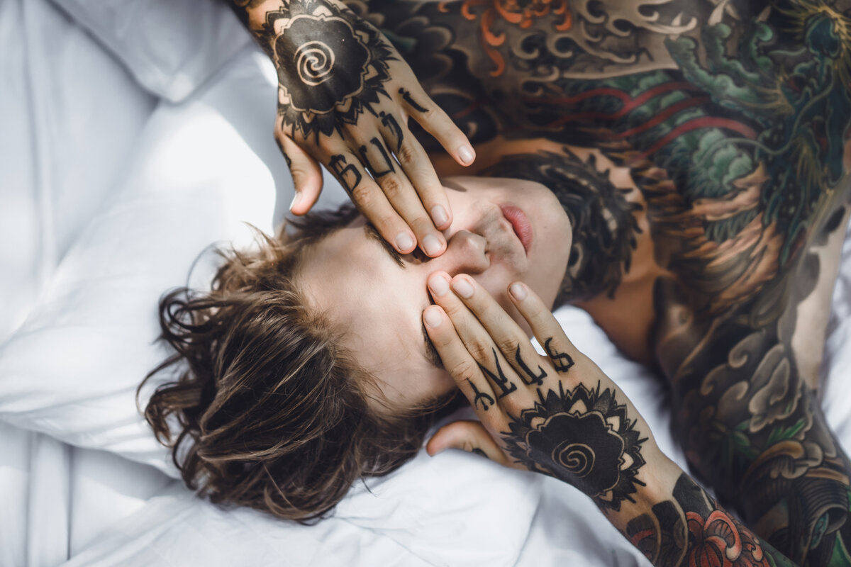 Различная символика тоже достаточно опасна, потому что вы никогда не найдете достоверной информации, что она действительно обозначает. В итоге станете пленником сект, ордеров и прочих мистических сообществ, из которых трудно выбраться. Они будут оказывать влияние на вашу жизнь.