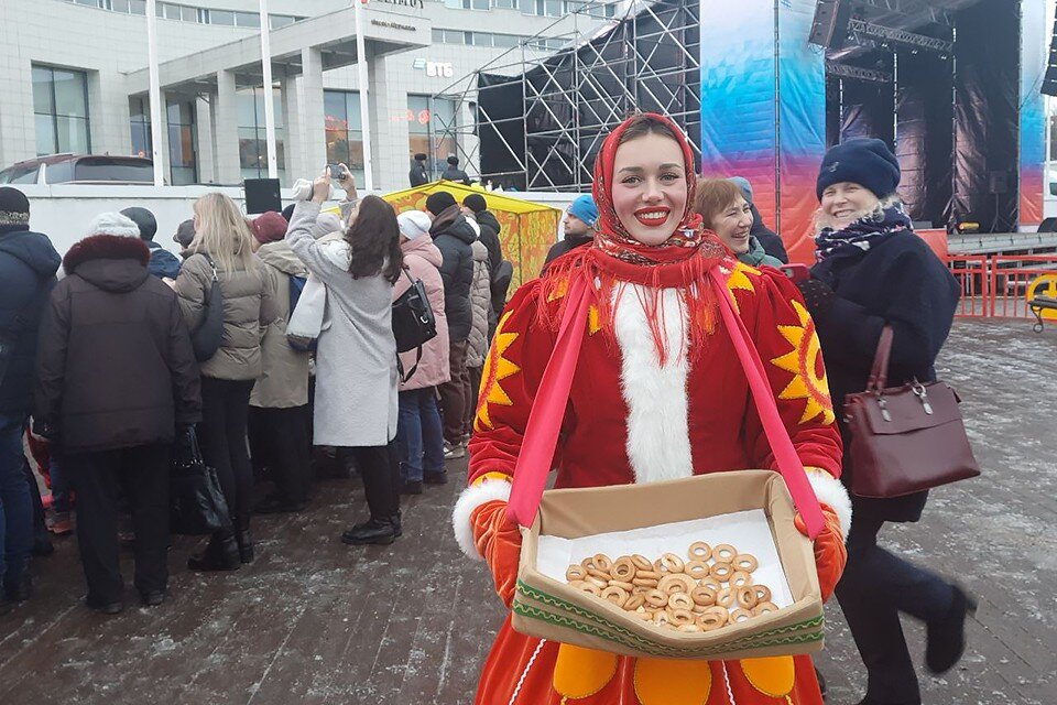     Всем желающим раздавали на празднике сушки. Елизавета ЛЕБЕДЕВА