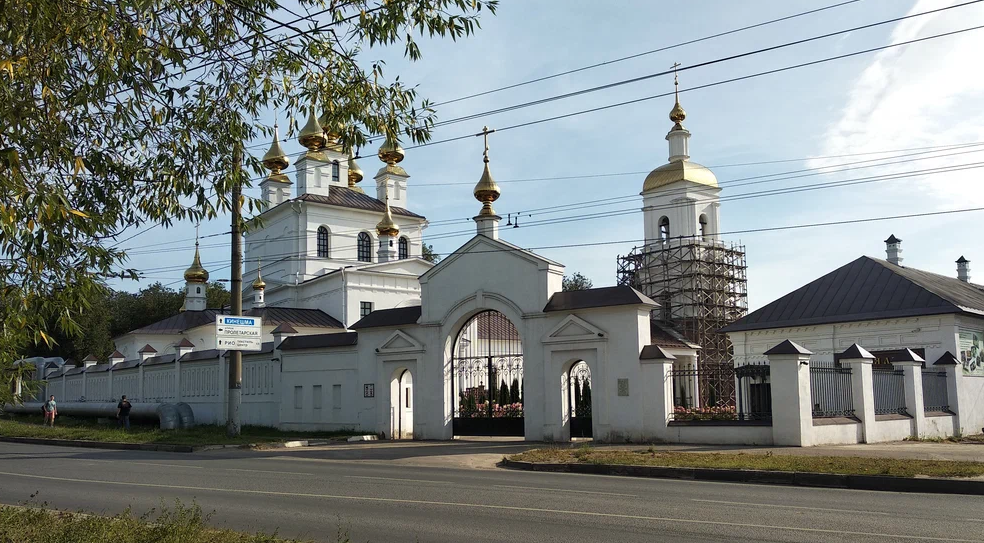 А это Свято-Успенский мужской монастырь.
