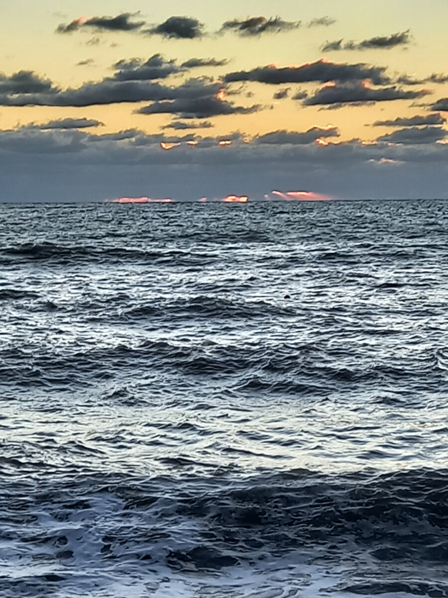 Какие бывают моря. Волны и течения. Небольшие волны. Кто в море не ходил. Тот в море не бывал.