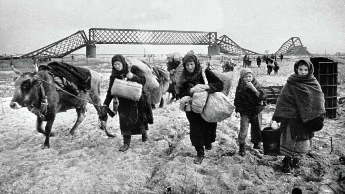    Беженцы во время Великой Отечественной войны. 1 декабря 1941© РИА Новости / Владимир Гальперин