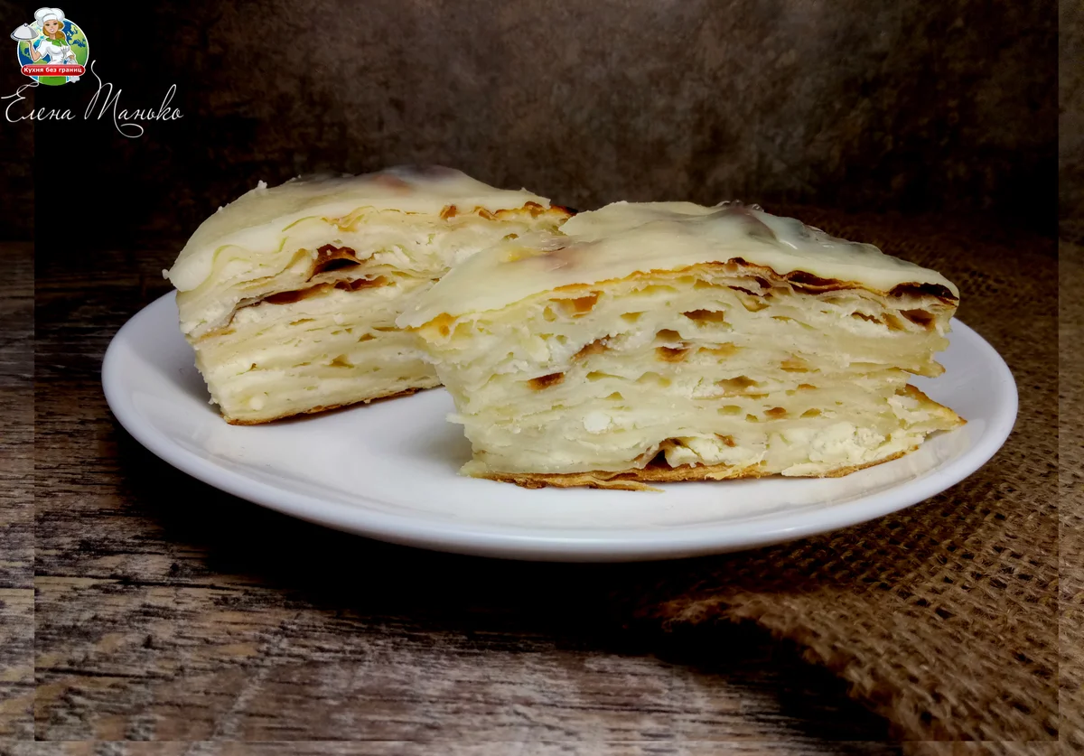 Ленивая ачма. Люблю ее готовить из домашних лавашей. Безумно вкусно получается. но из покупных тоже очень здорово. Для приготовления нужны лаваши, немного творога и сыра, кефир и пара яиц. Вкусно и горячим и холодным..