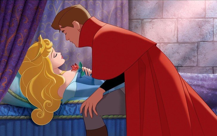 
Почему возникает подобная зависимость от мужчины? Я сейчас не про феминистические права хочу сказать, я про убеждение, укоренившееся в умах большинства женщин, потому как общество начинает прямо указывать, как себя вести и что делать.