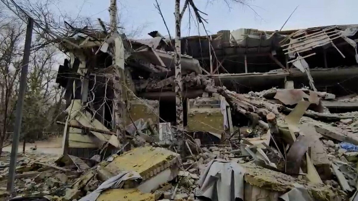   МО РФ: ВСУ нанесли намеренный удар по больнице в ЛНР из РСЗО HIMARS